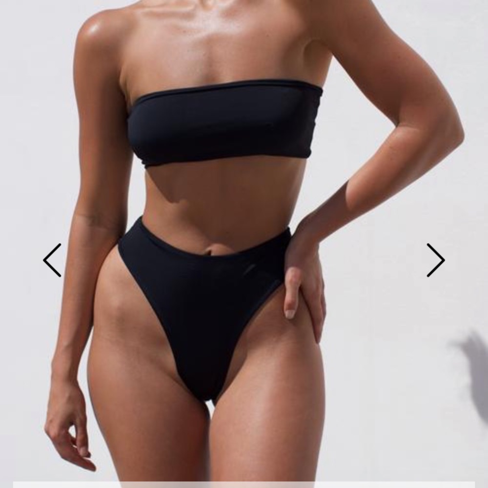 437 Black Aubrey Bikini Bottoms